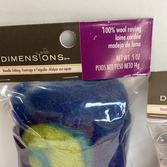 Dimensions FeltWorks Needle Felting 100% Wool Roving Crafts Black Blue Orange - Picture 2 of 13